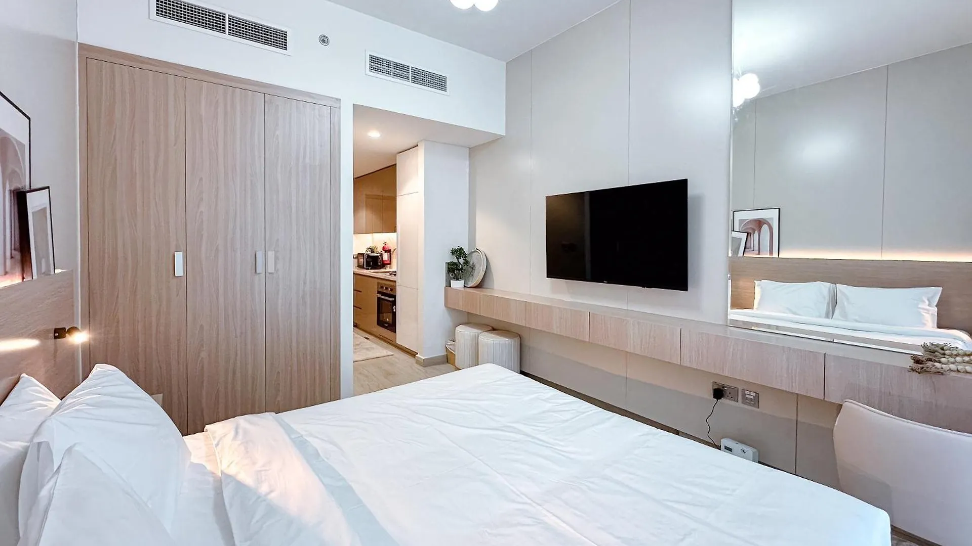 Apartment Cozy Studio In Azizi Riviera With Balcony In Meydan City Dubai